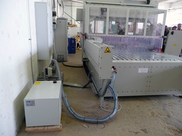 5 tengelyes szerszámcserés CNC maró8